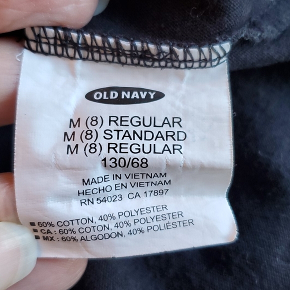 Old Navy Basic Tee - Picture 5 of 7